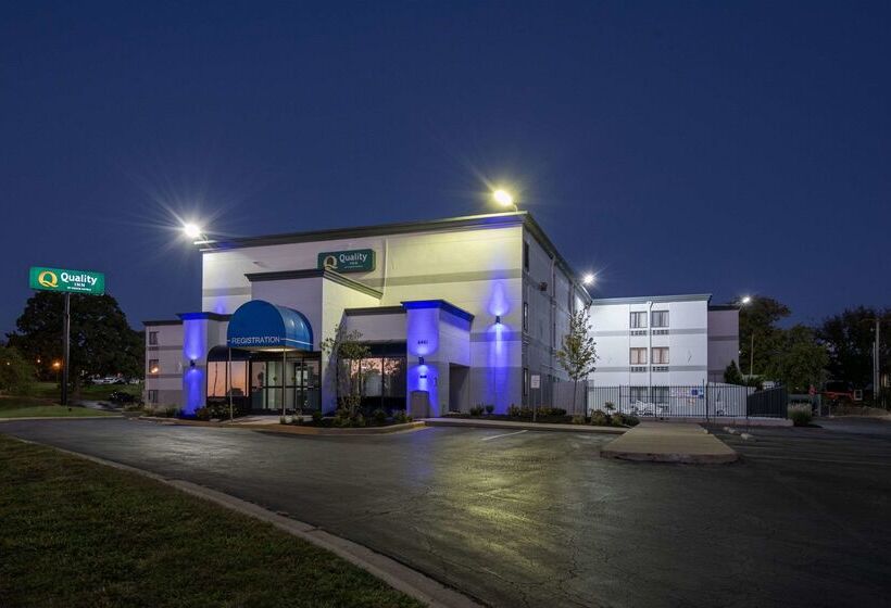فندق Quality Inn Merriam  Kansas City