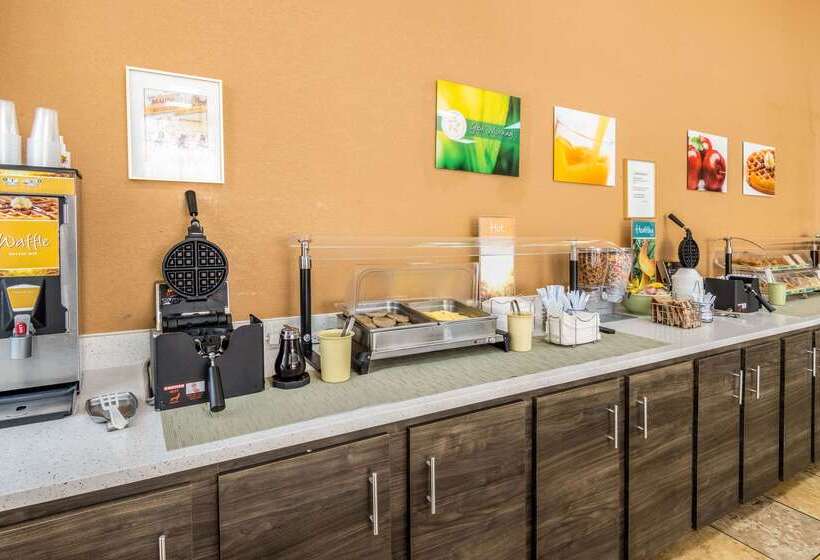 هتل Quality Inn National Fairgrounds Area