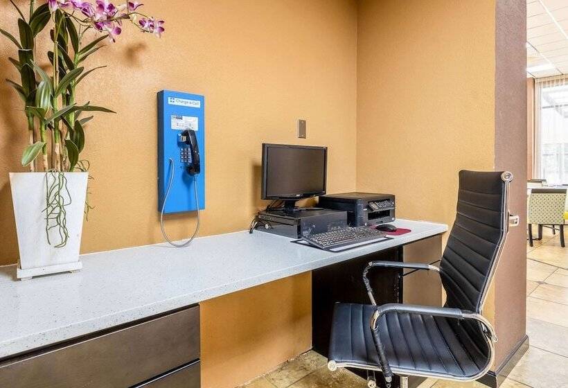 هتل Quality Inn National Fairgrounds Area