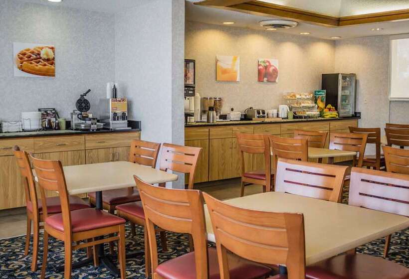 Отель Quality Inn