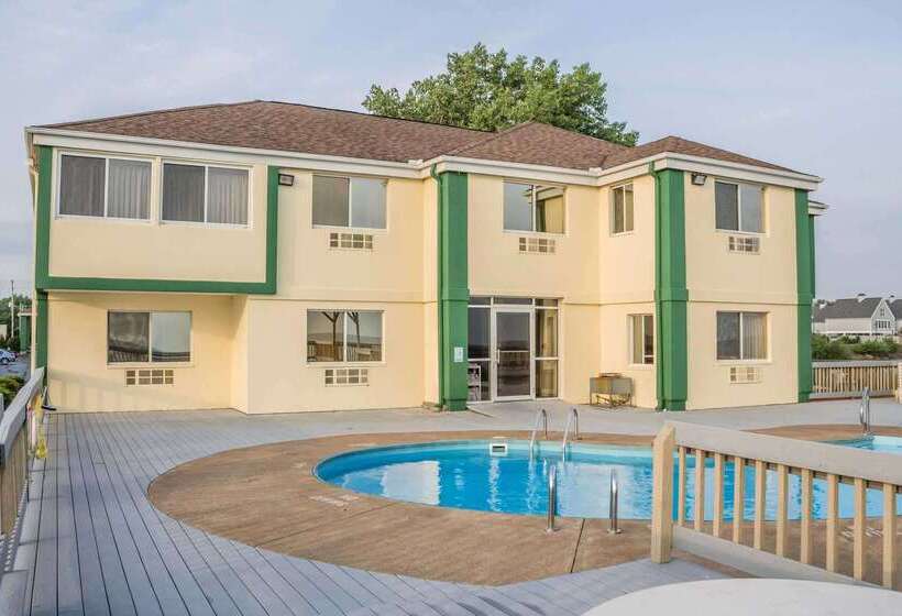 Отель Quality Inn