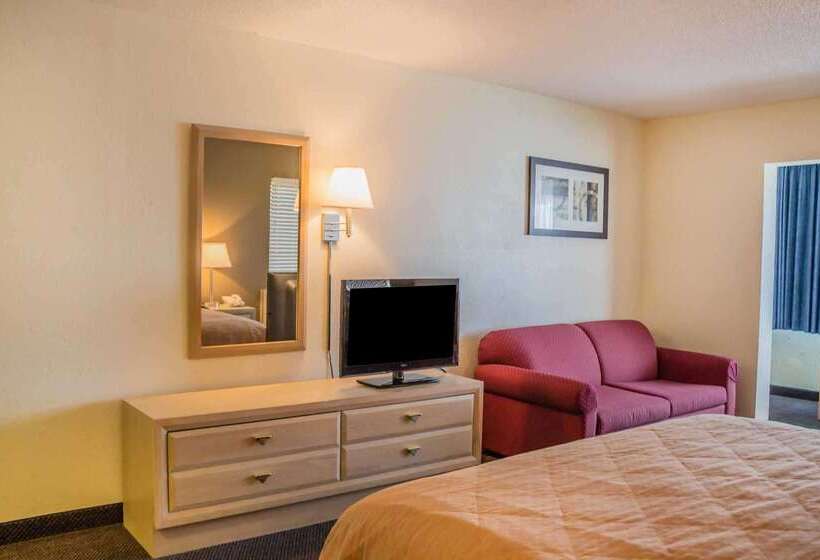 Отель Quality Inn