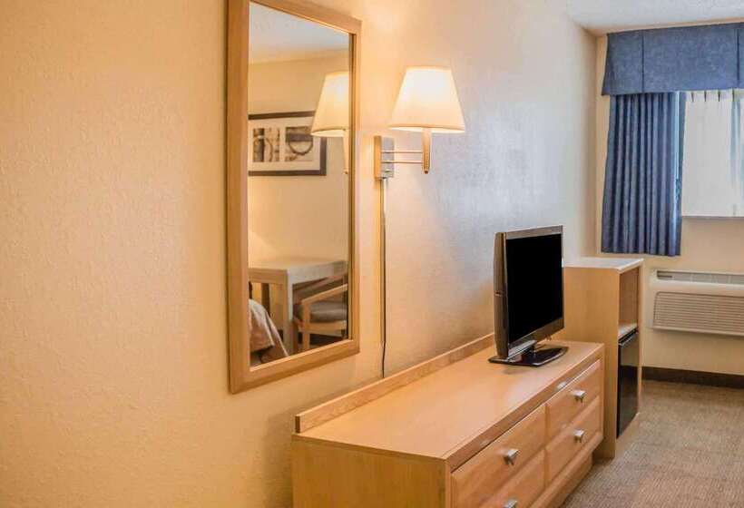 Отель Quality Inn