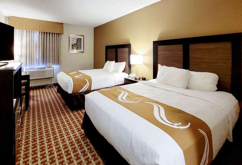 בית מלון כפרי Quality Inn & Suites