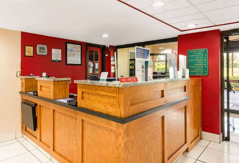 호텔 Quality Inn & Suites Orlando Airport