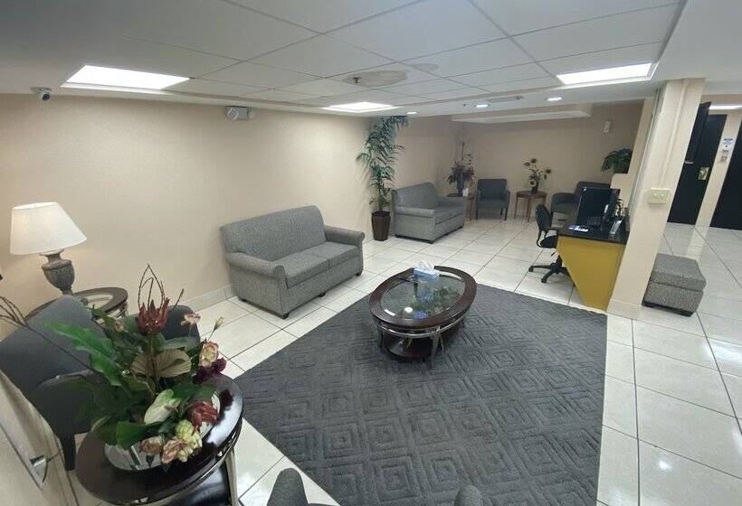 호텔 Quality Inn & Suites Orlando Airport