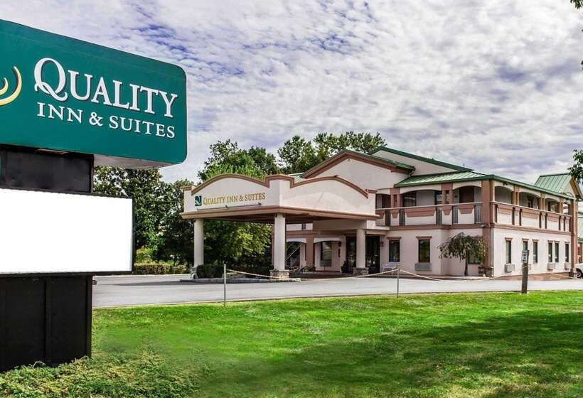 Отель Quality Inn & Suites Quakertown Allentown