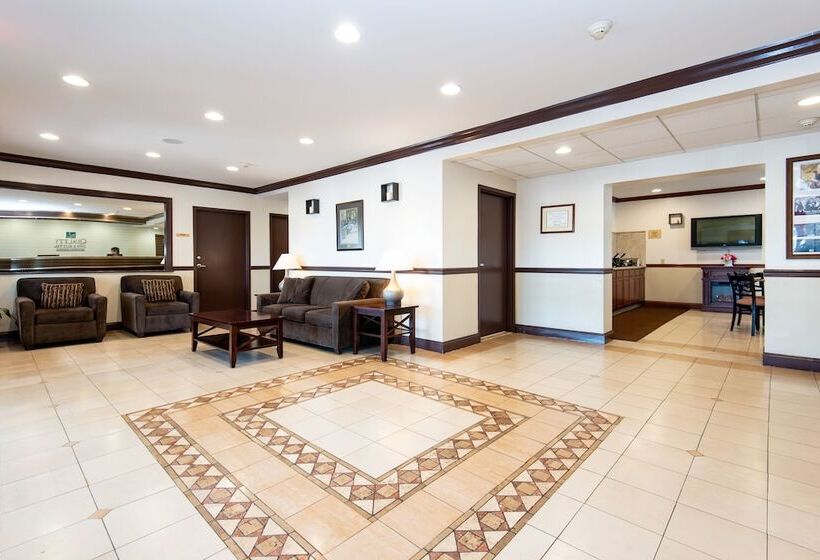 Отель Quality Inn & Suites Quakertown Allentown