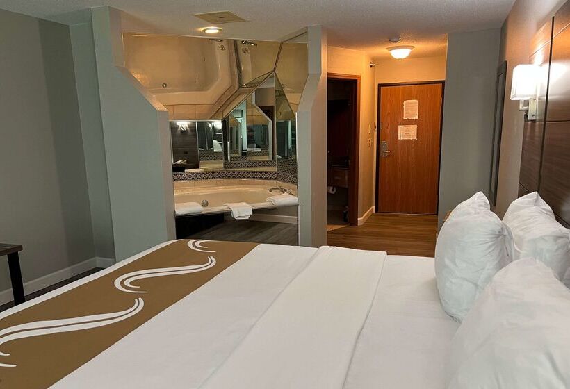 호텔 Quality Inn & Suites Red Wing