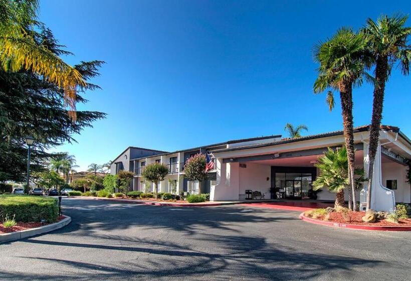 Отель Quality Inn & Suites South San Jose / Morgan Hill