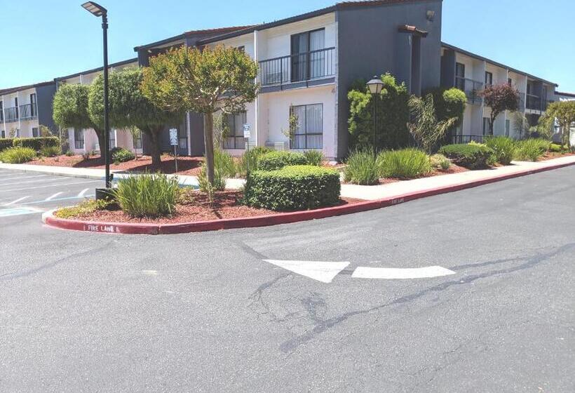Отель Quality Inn & Suites South San Jose / Morgan Hill
