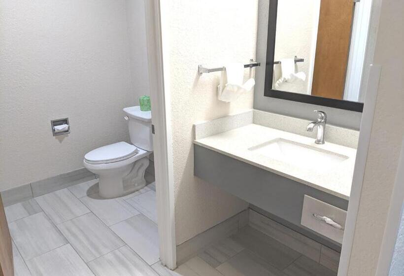 Отель Quality Inn & Suites South San Jose / Morgan Hill