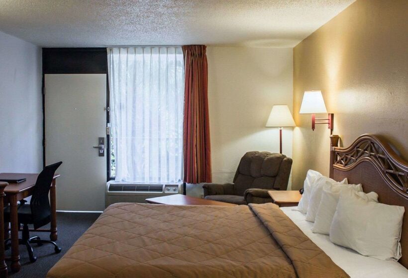 בית מלון כפרי Quality Inn & Suites St Augustine Beach Area