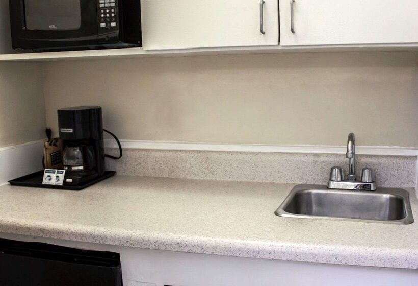 فندق Quality Inn & Suites St Augustine Beach Area