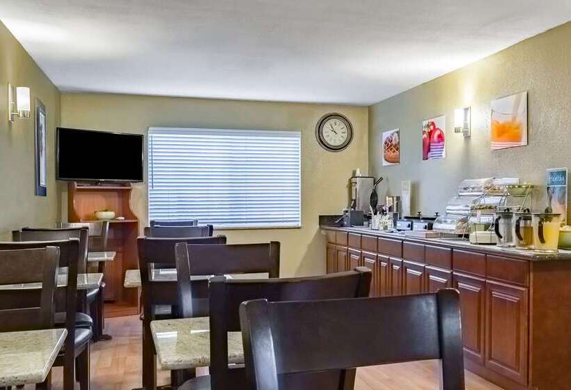 هتل Quality Inn & Suites Vancouver North