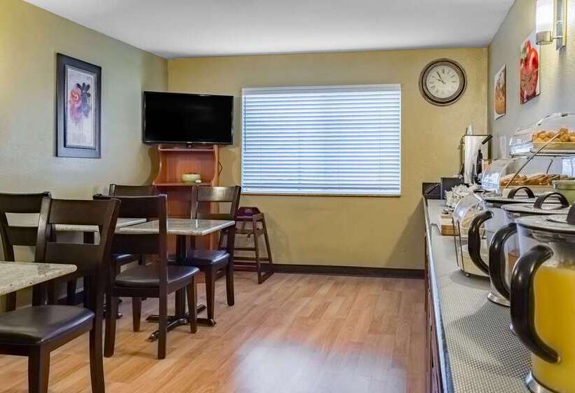 هتل Quality Inn & Suites Vancouver North