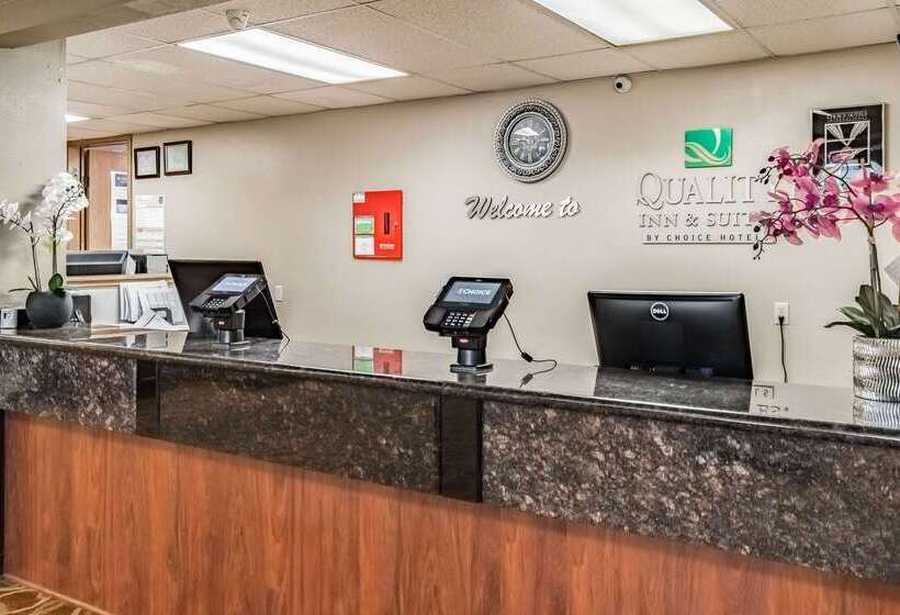 هتل Quality Inn & Suites Vancouver North