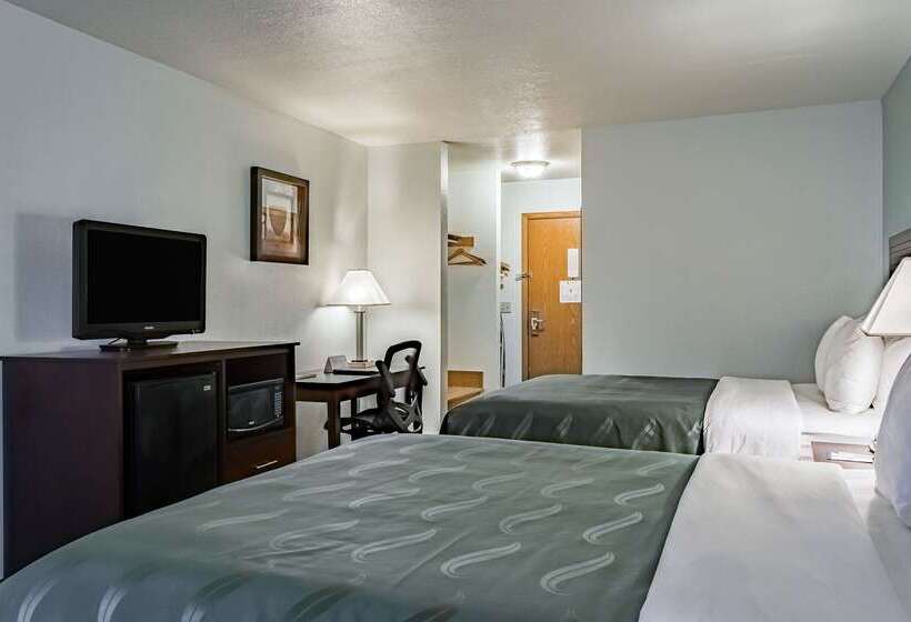 هتل Quality Inn & Suites Vancouver North
