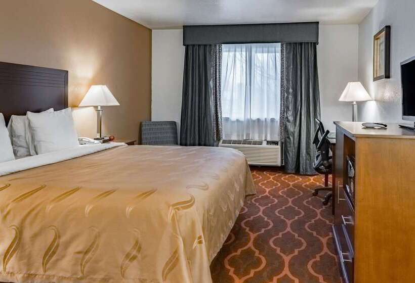 هتل Quality Inn & Suites Vancouver North