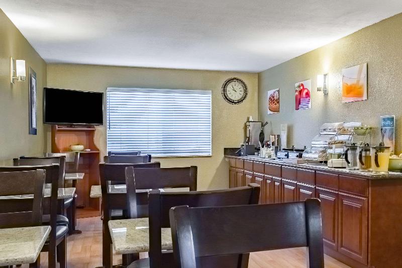 هتل Quality Inn & Suites Vancouver North