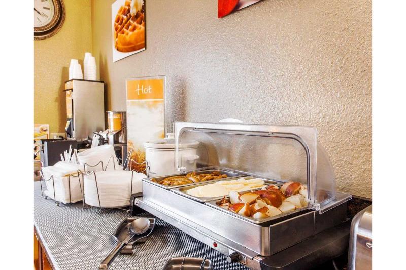 هتل Quality Inn & Suites Vancouver North