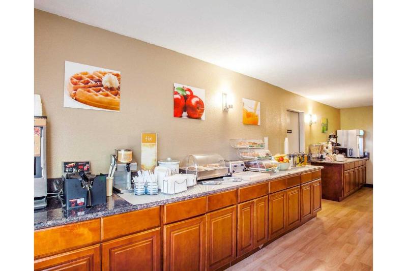 هتل Quality Inn & Suites Vancouver North