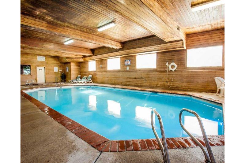 هتل Quality Inn & Suites Vancouver North