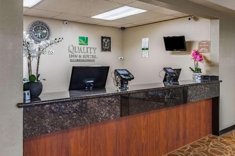 هتل Quality Inn & Suites Vancouver North