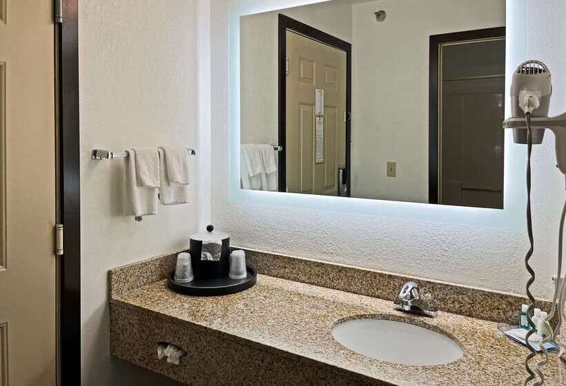 בית מלון כפרי Quality Inn