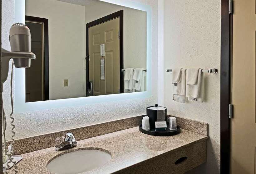 בית מלון כפרי Quality Inn