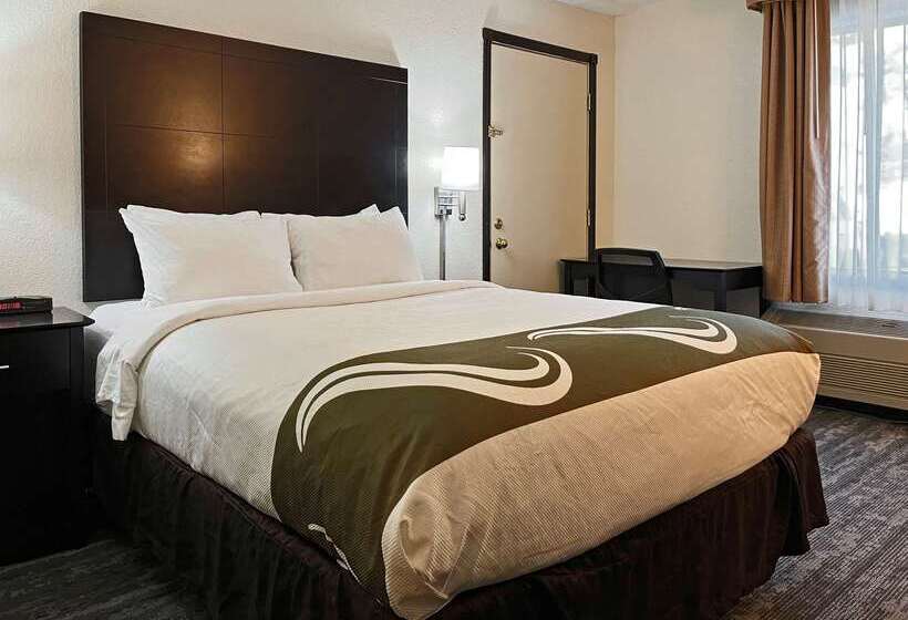 בית מלון כפרי Quality Inn