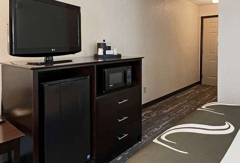 בית מלון כפרי Quality Inn