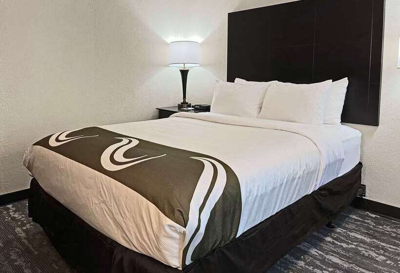 בית מלון כפרי Quality Inn