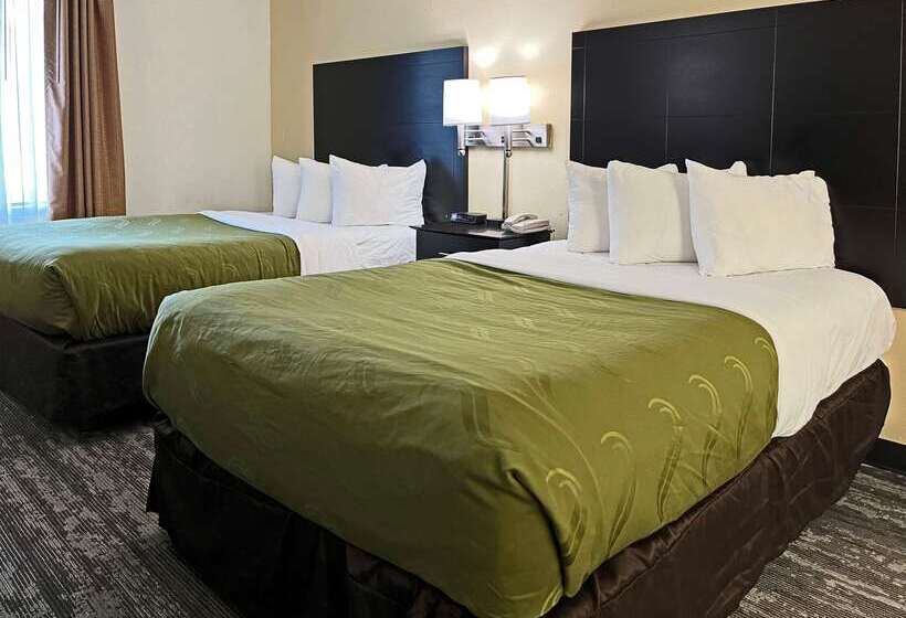 בית מלון כפרי Quality Inn