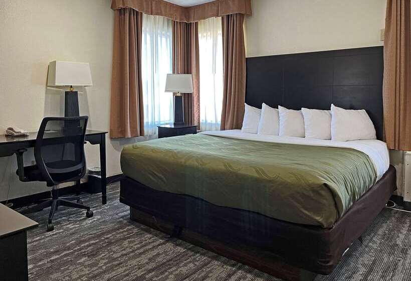 בית מלון כפרי Quality Inn