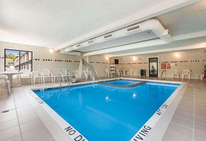 בית מלון כפרי Quality Inn