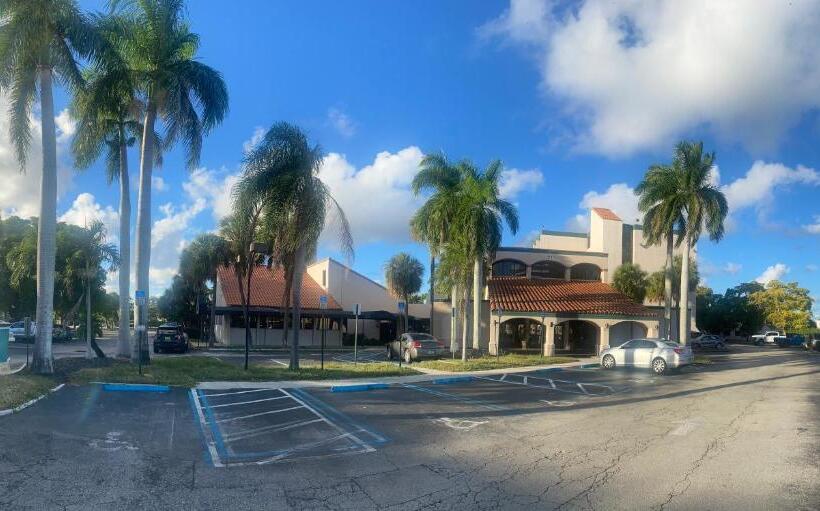 88 Palms Hotel & Event Center