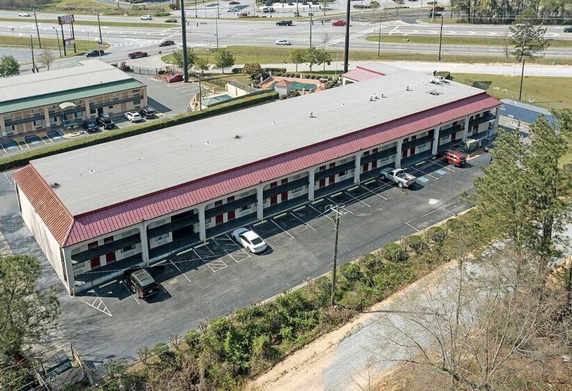 Отель Regency Inn & Suites