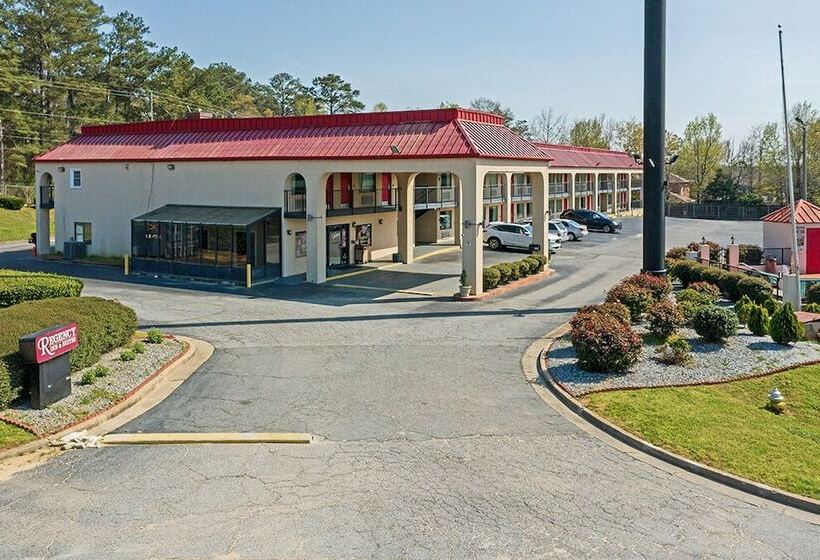 Отель Regency Inn & Suites