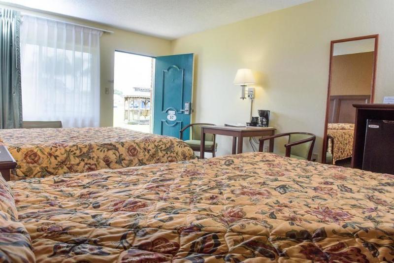 Roadstar Hotel Zephyrhills