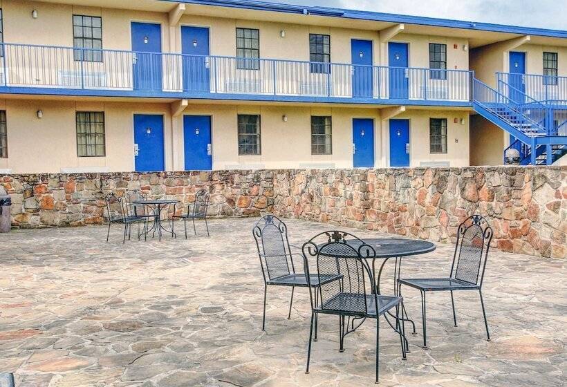 فندق Rodeway Inn New Braunfels