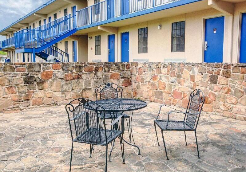 فندق Rodeway Inn New Braunfels