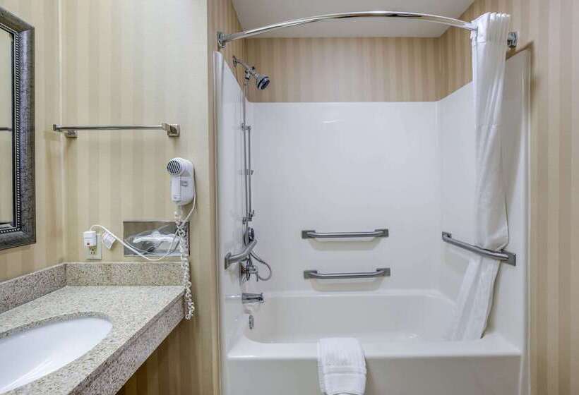 فندق Comfort Suites Stevens Point