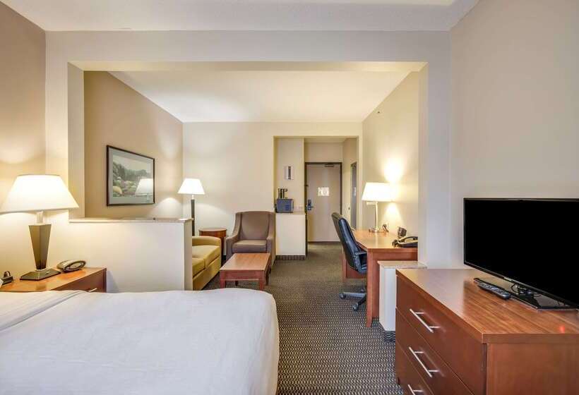 فندق Comfort Suites Stevens Point
