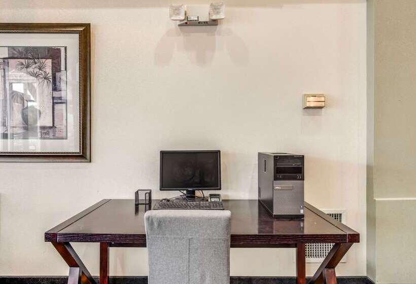 فندق Comfort Suites Stevens Point