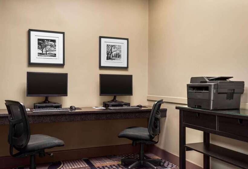 Royal Hotel West Edmonton, Trademark Collection By Wyndham