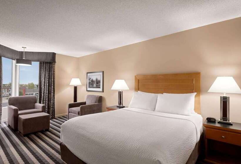 Royal Hotel West Edmonton, Trademark Collection By Wyndham