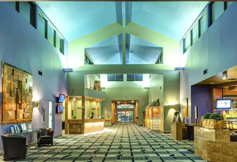 Royal Hotel West Edmonton, Trademark Collection By Wyndham