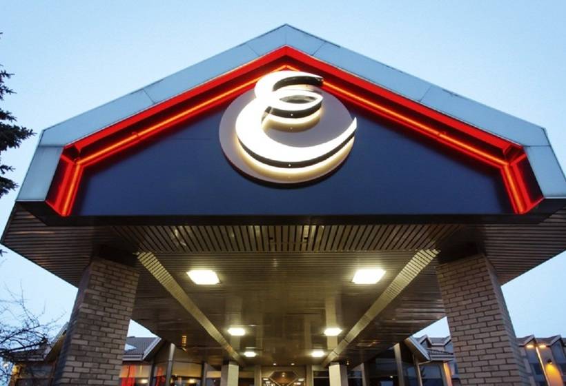 Royal Hotel West Edmonton, Trademark Collection By Wyndham