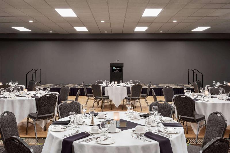 Royal Hotel West Edmonton, Trademark Collection By Wyndham